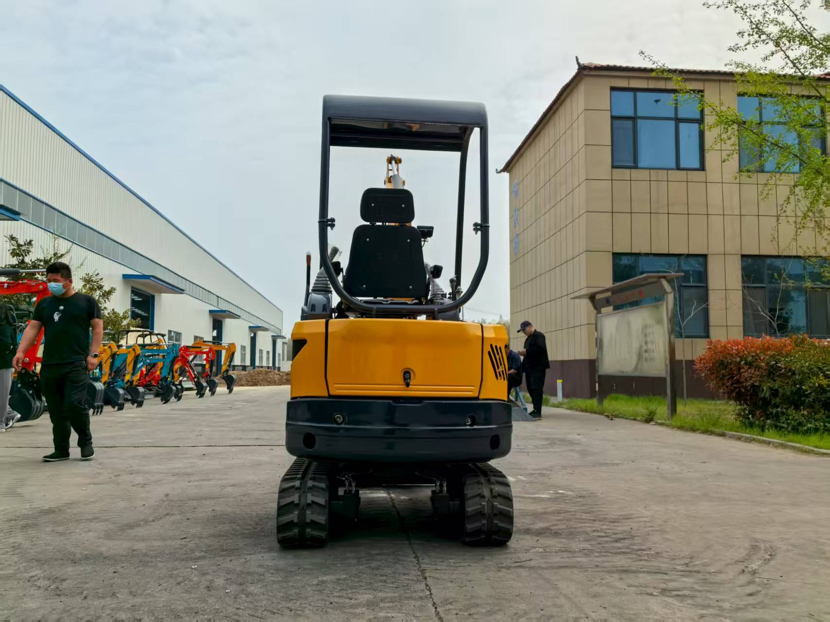 2T Tailless Small Excavator EP - Urban Farming In China review and price
